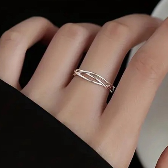 NWT Sterling Silver 925 Twisted Cuff Ring-OS Intertwined Silver Design
MSRP $45 - Picture 2 of 12